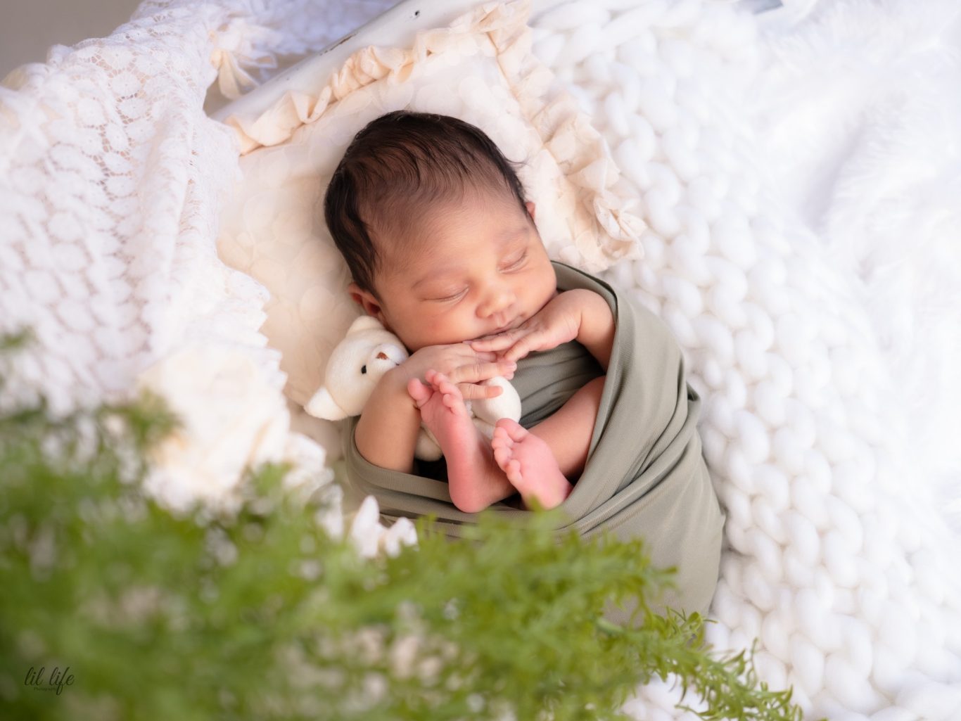 Newborn photoshoot by Little Life Photography