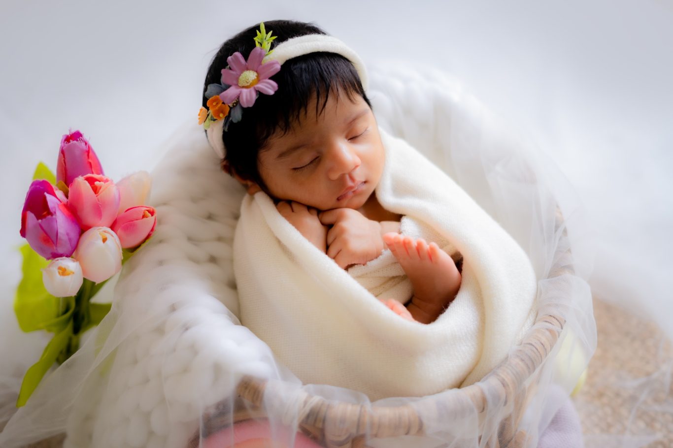 Newborn photoshoot by Little Life Photography